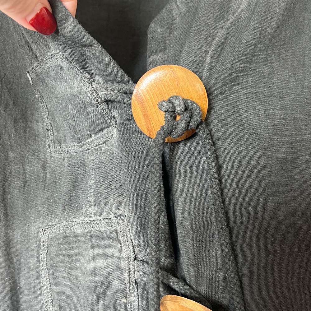 NWOT APUWomen's Charcoal Blouse with Wooden Accent Buttons with Rope Ties Medium - Picture 12 of 13